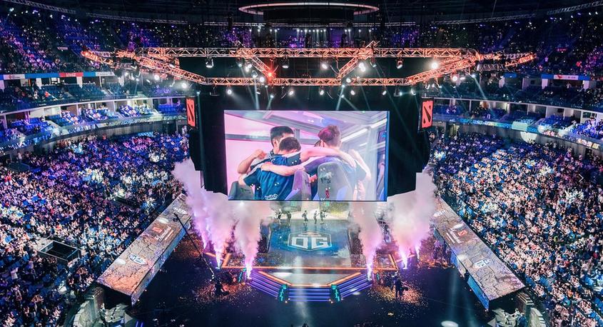 鋒與中場搭 鋒與中場搭