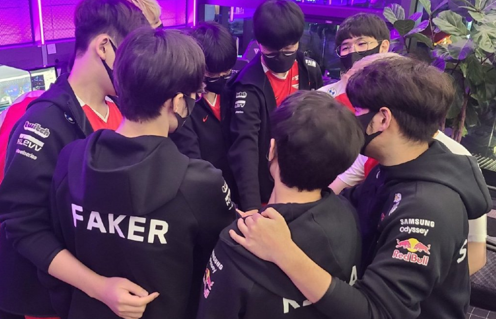 青岛队继续 青岛队继续