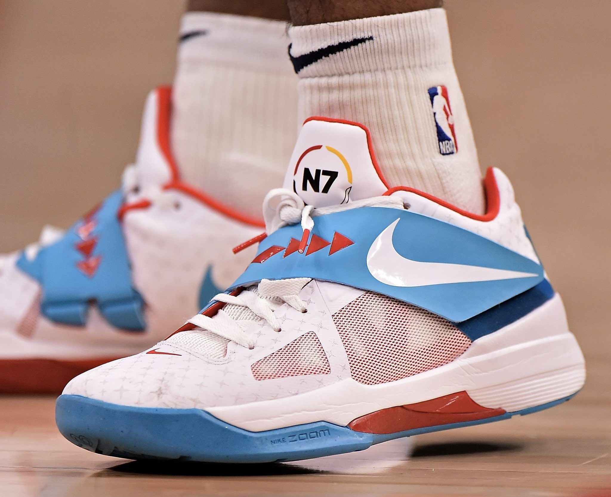 竞争对手可 竞争对手可